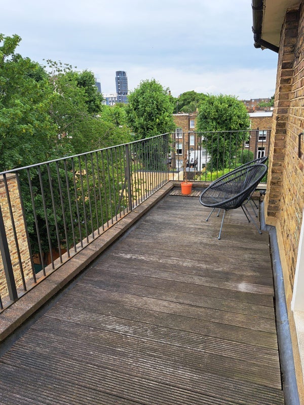 Flat Thane Villas in Greater London