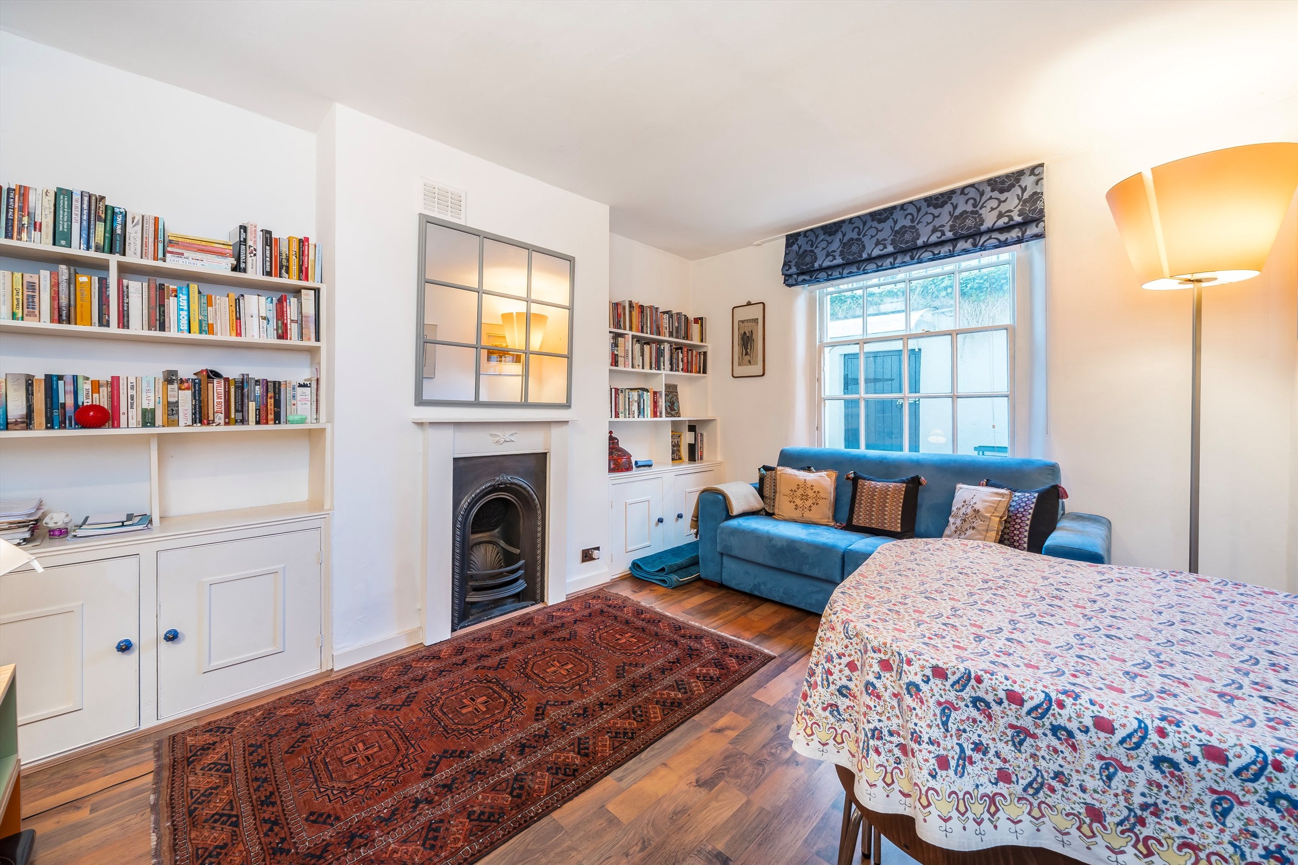 Flat Warwick Square Mews in City of Westminster