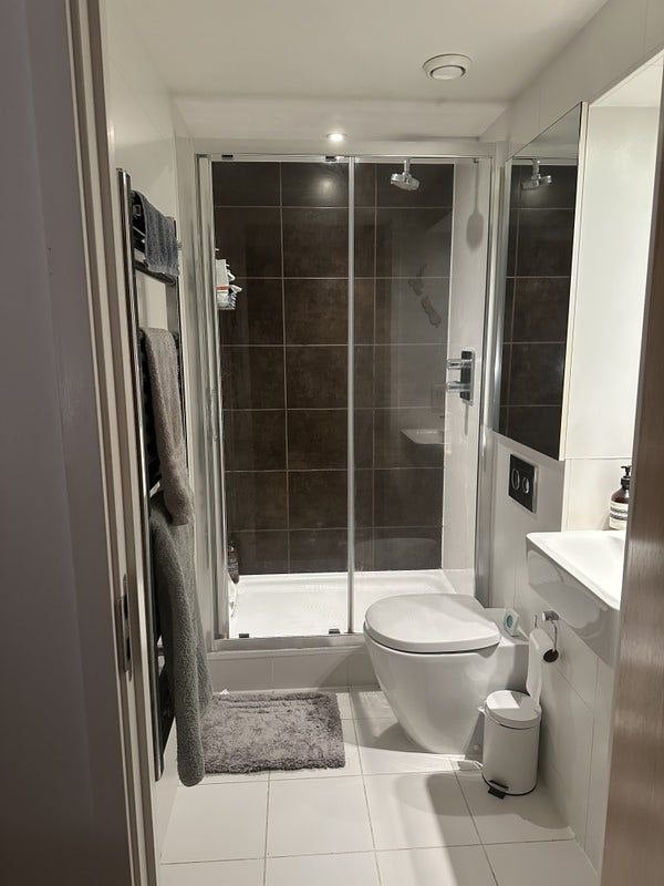 Room Holloway Road in Greater London
