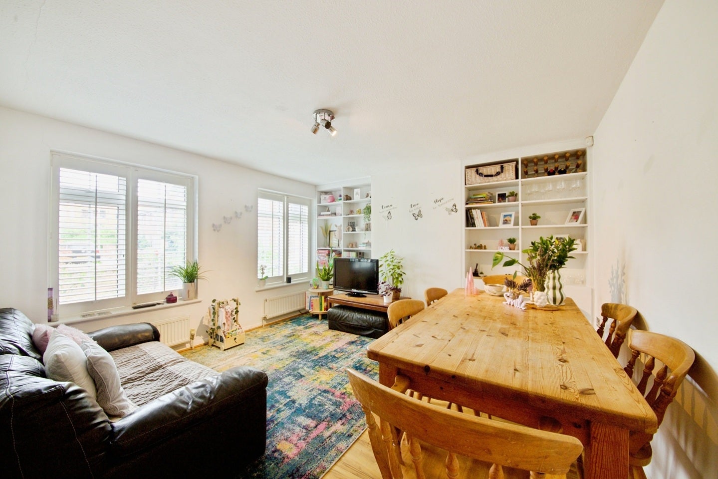 Flat Oakleigh Road North in Greater London