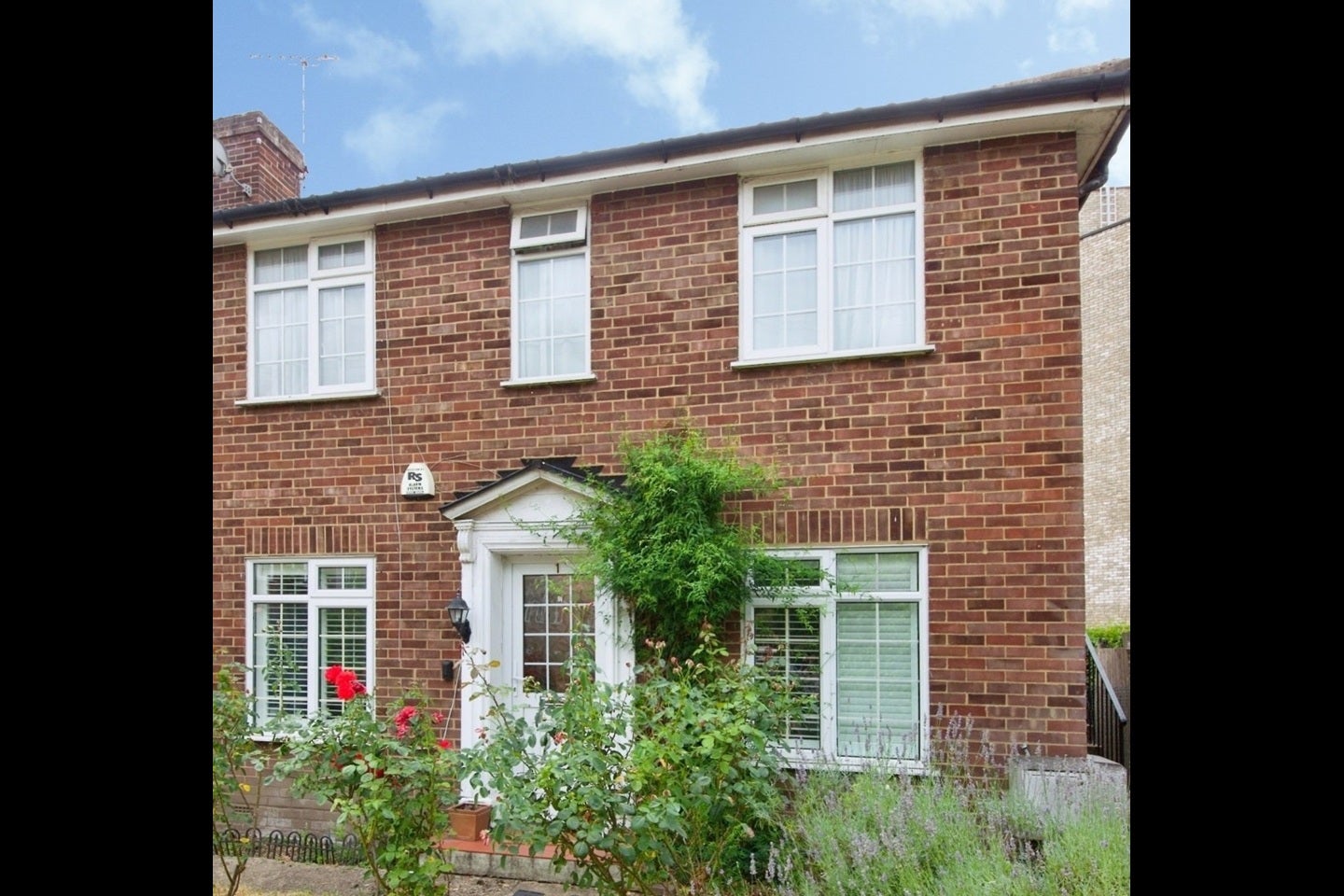 Flat Oakleigh Road North in Greater London