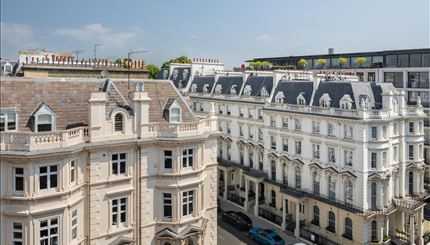 Flat De Vere Gardens in Greater London