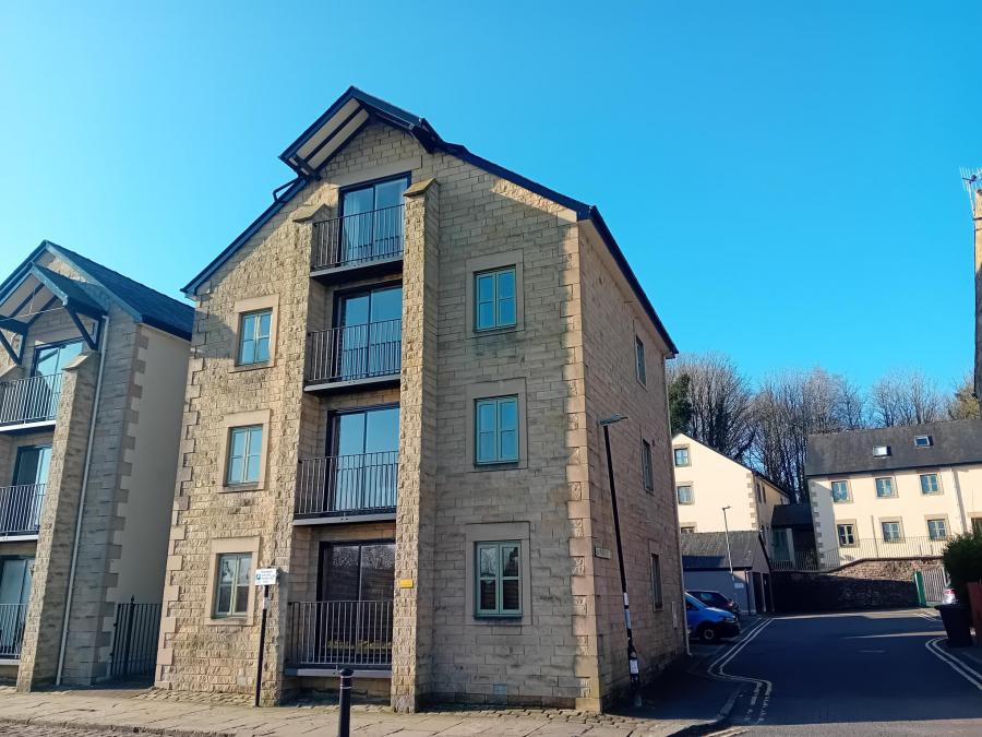 Flat St George's Quay in Lancaster