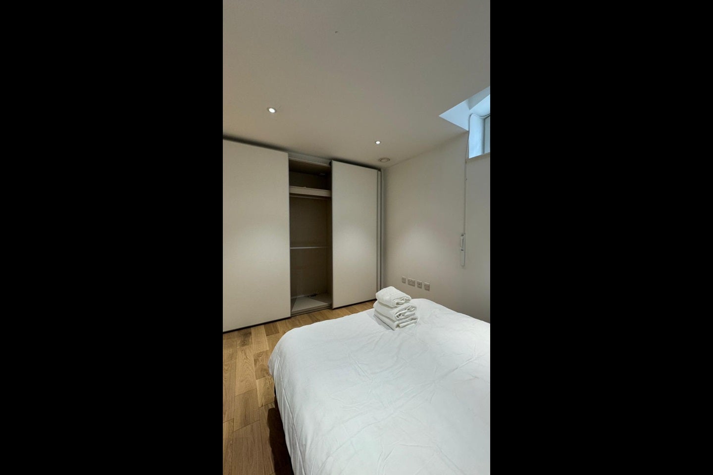 Flat Bridle Mews in Greater London