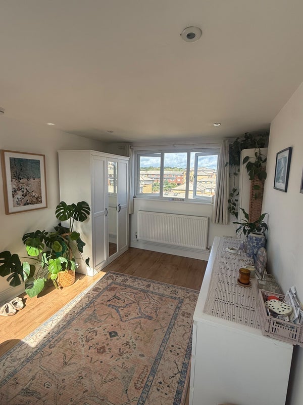 Flat Digby Crescent in Greater London