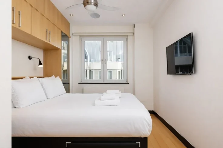 Flat Queensborough Terrace in City of Westminster