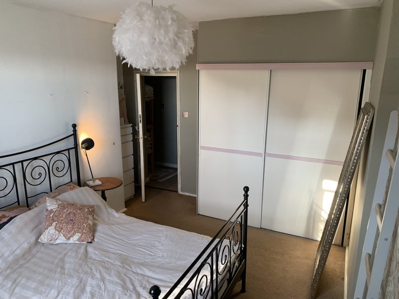 Room Lillie Road in Greater London