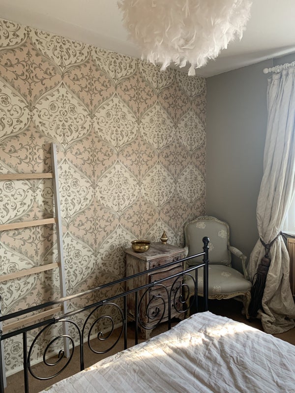 Room Lillie Road in Greater London