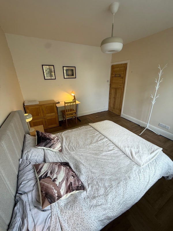 Room Cedar Road in Greater London