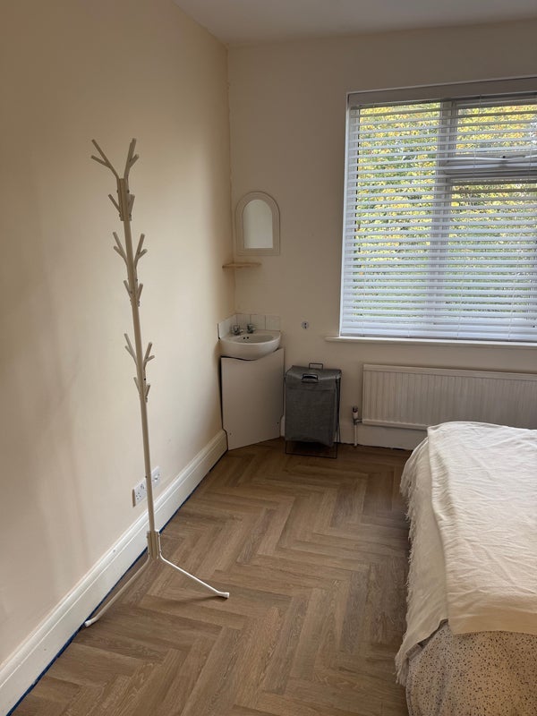 Room Cedar Road in Greater London