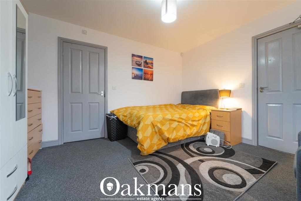 Flat Oak Tree Lane in Birmingham