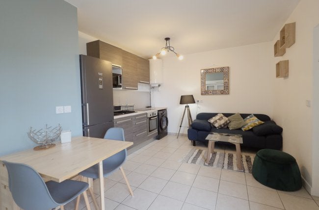 Flat Rue Capitaine Julien in Rillieux-la-Pape