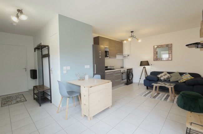 Flat Rue Capitaine Julien in Rillieux-la-Pape