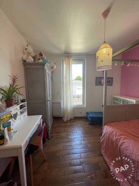 Room Rue de Suresnes in Garches