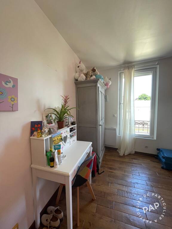 Room Rue de Suresnes in Garches