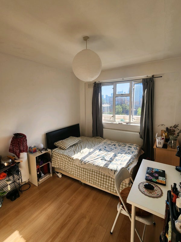 Room Jubilee Street in Greater London
