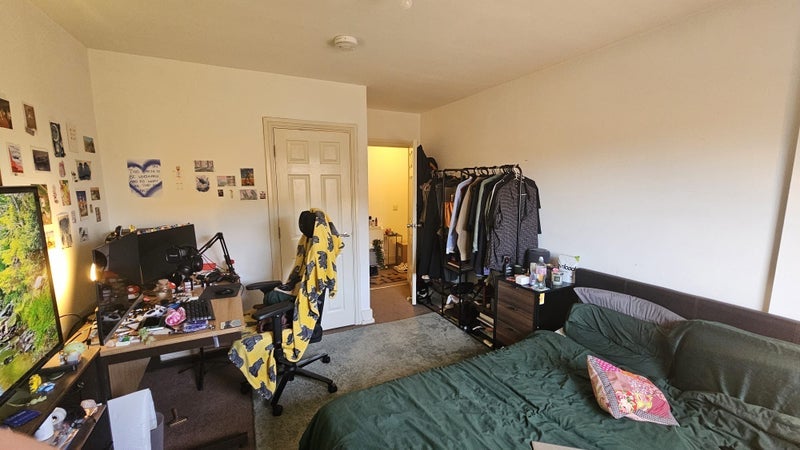 Room Epworth Street in Liverpool