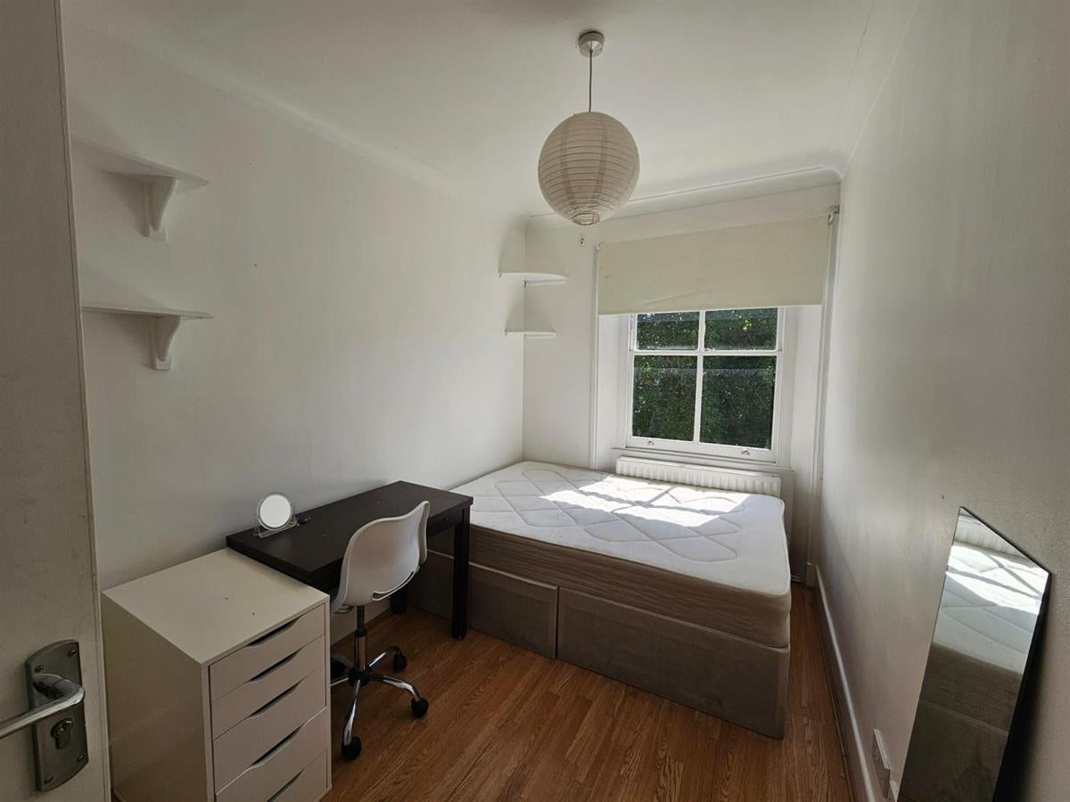 Flat Oakley Square in Greater London