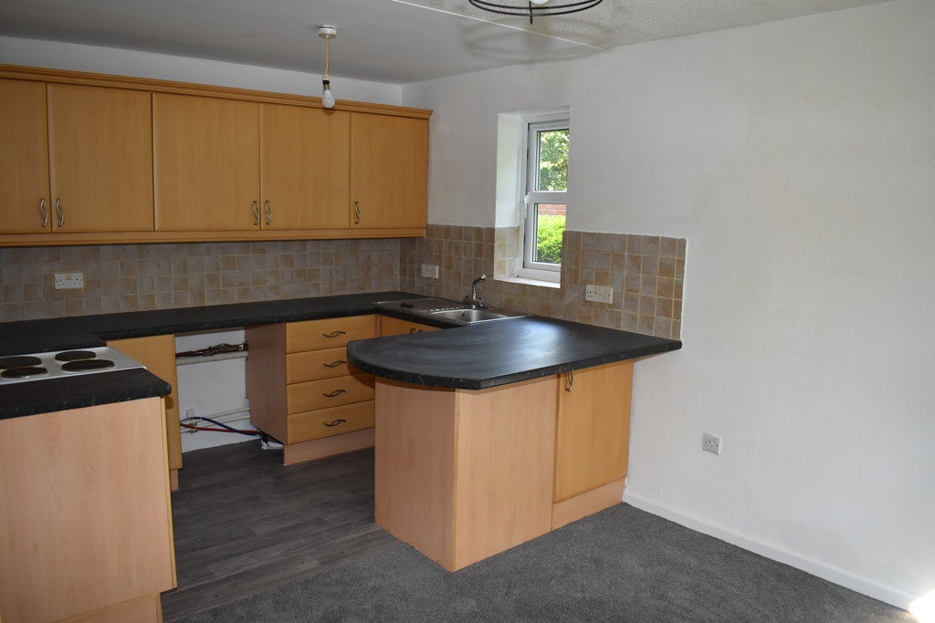 Flat Selwood Close in Weston-super-Mare