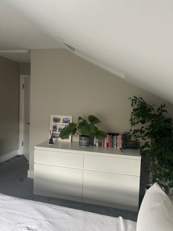 Room Carminia Road in Greater London