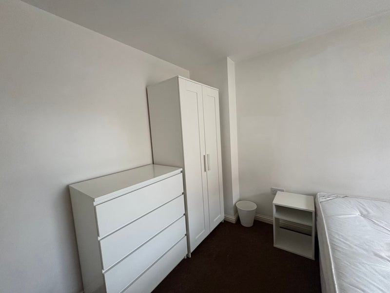 Room Wright Way in Bristol