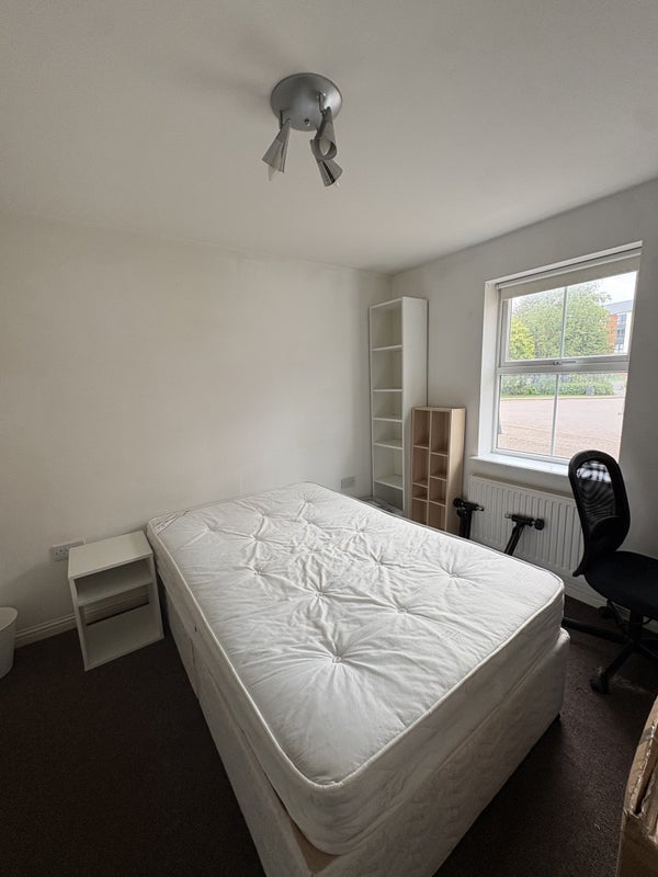 Room Wright Way in Bristol