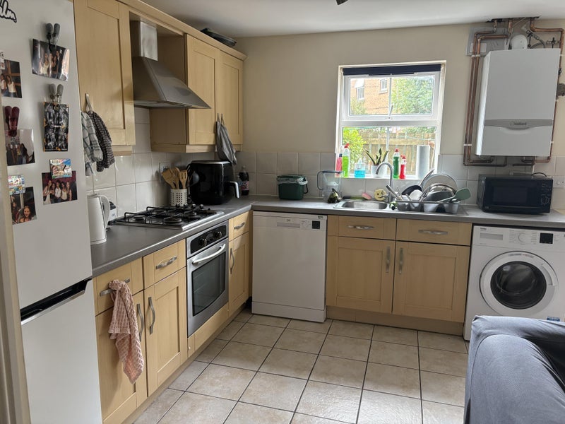 Room Wright Way in Bristol