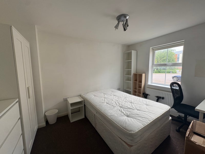 Room Wright Way in Bristol