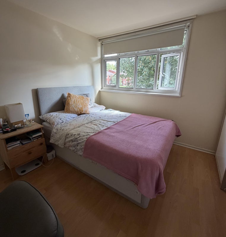 Room St Mary's Road in Greater London