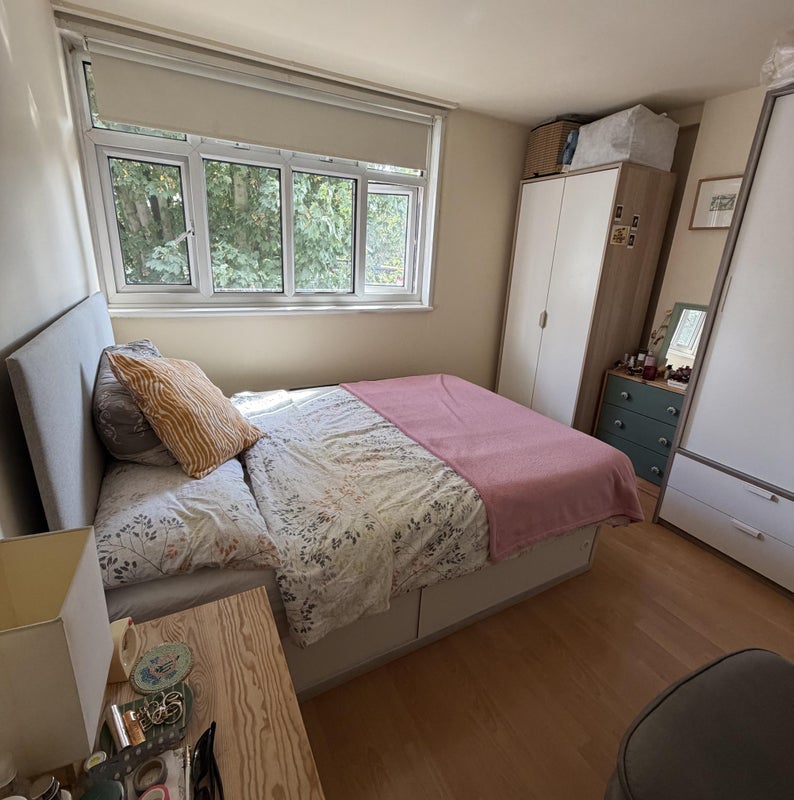 Room St Mary's Road in Greater London
