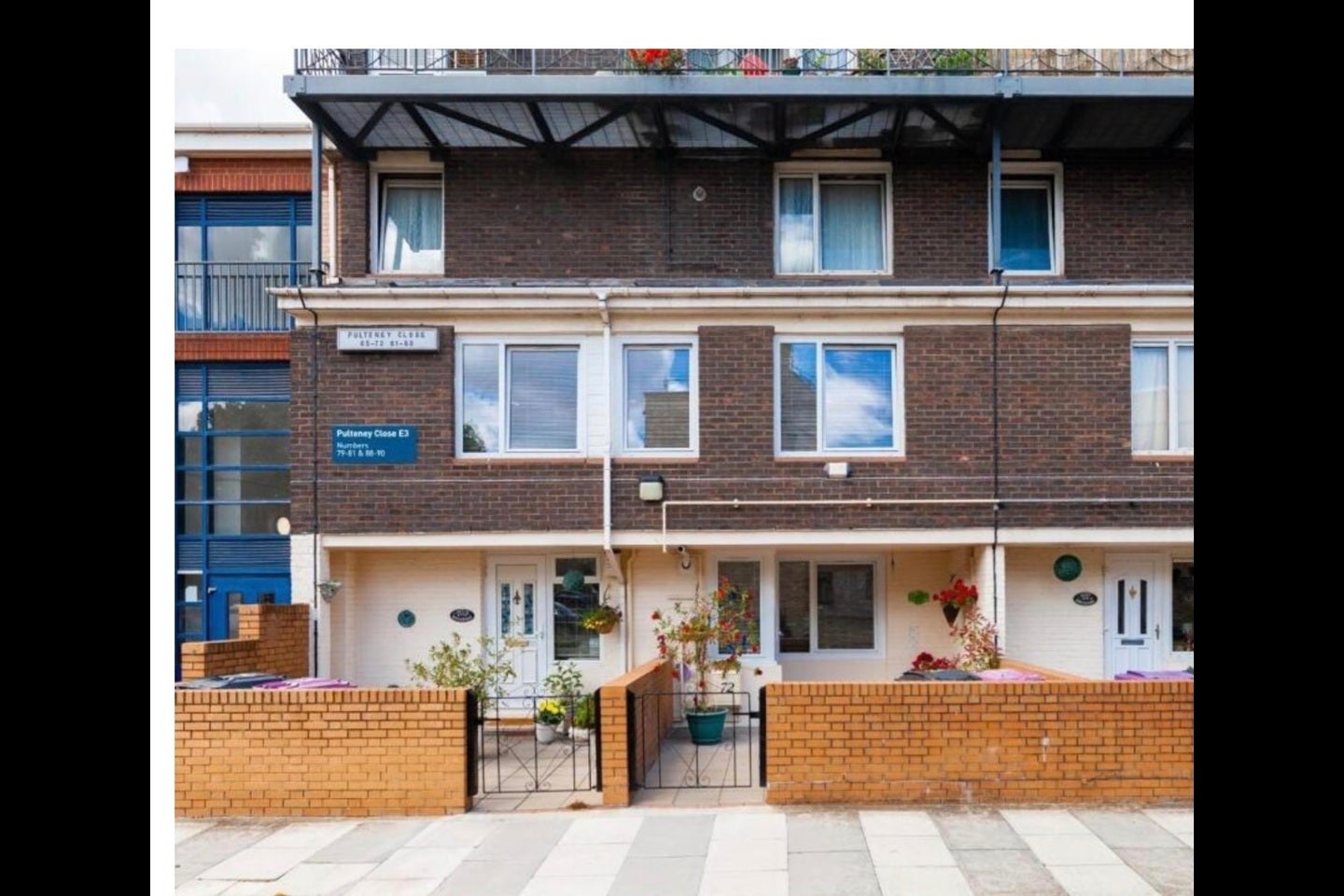 Flat Pulteney Close in Greater London