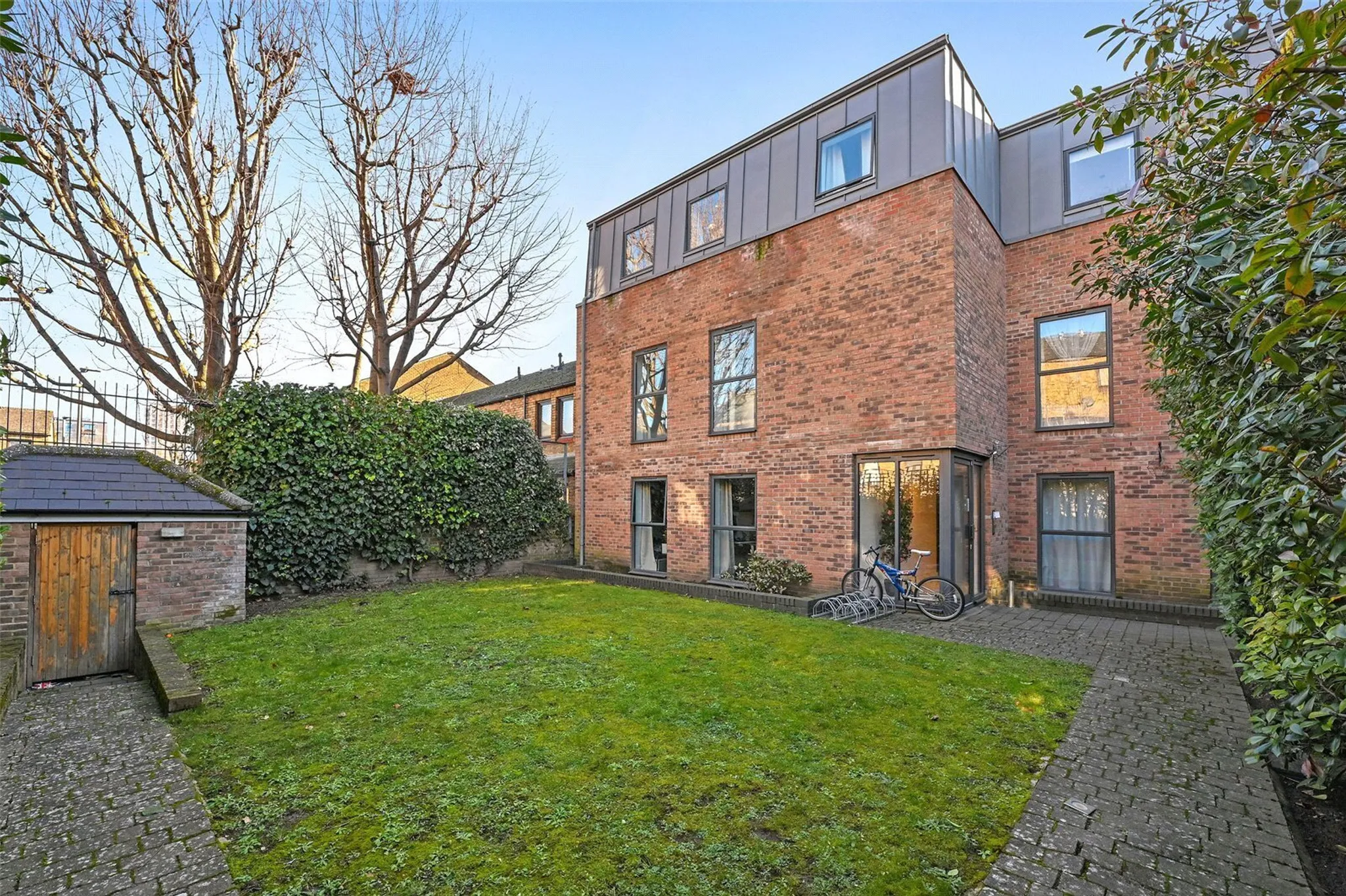 Flat Wynter Street in Greater London