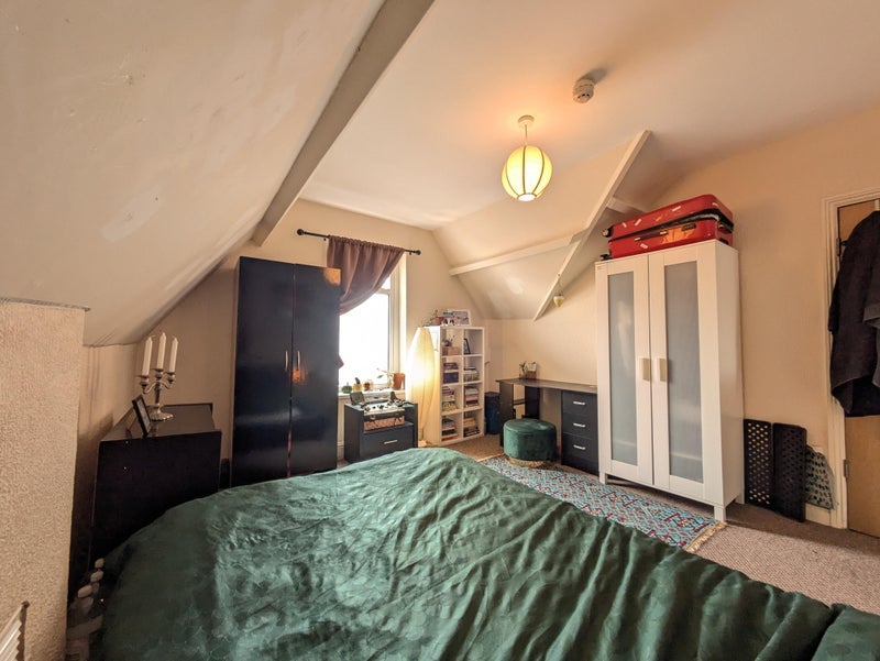 Flat Claude Place in Cardiff