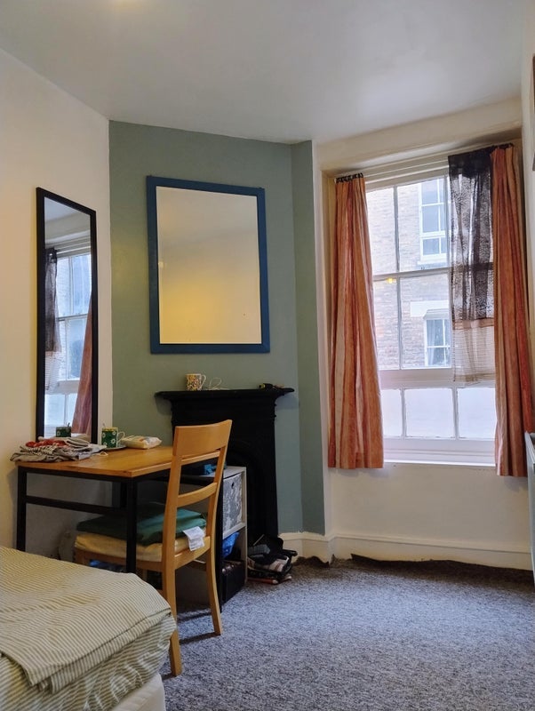 Room Paul Street in Greater London