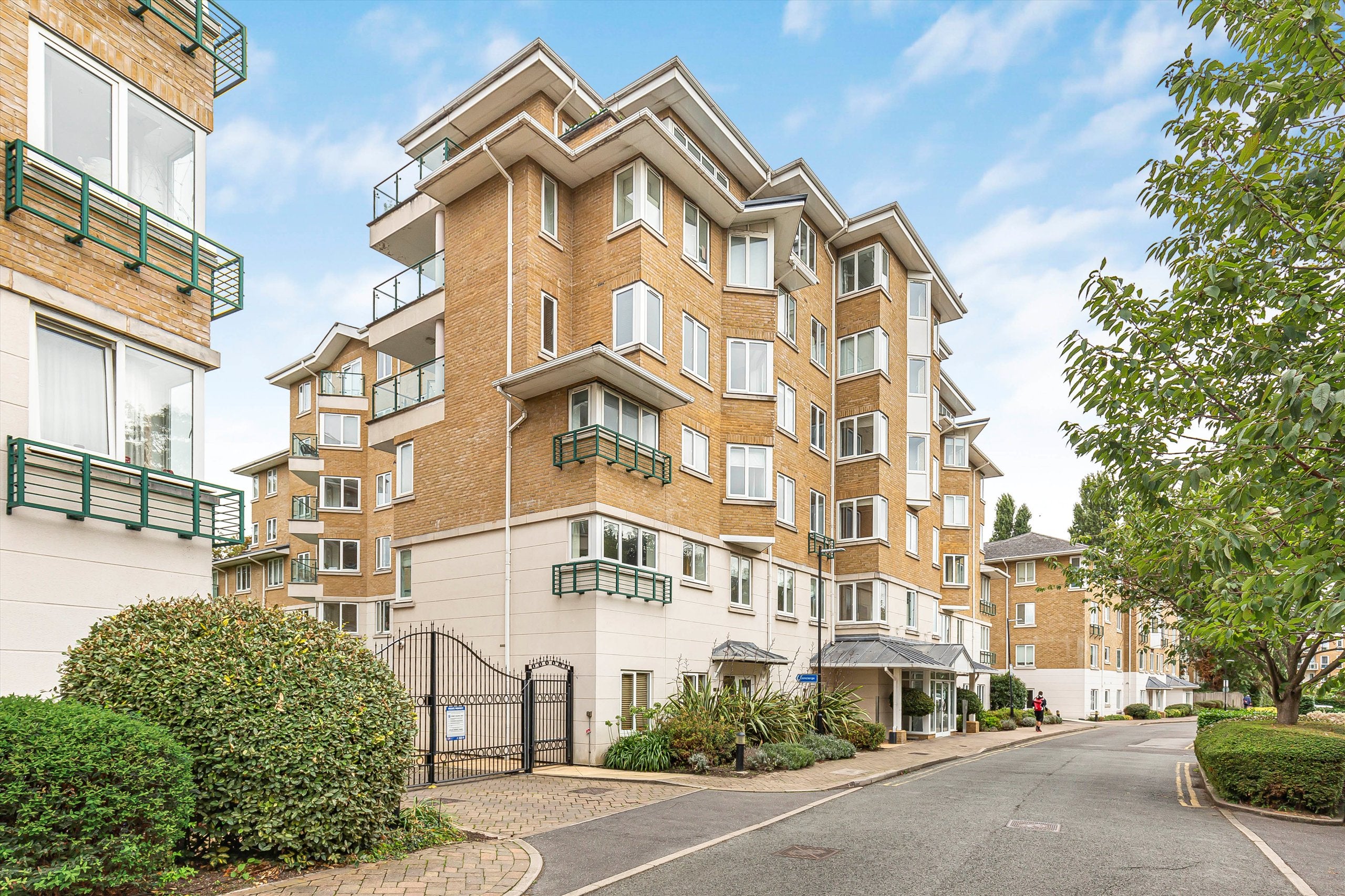 Flat Strand Drive in Greater London