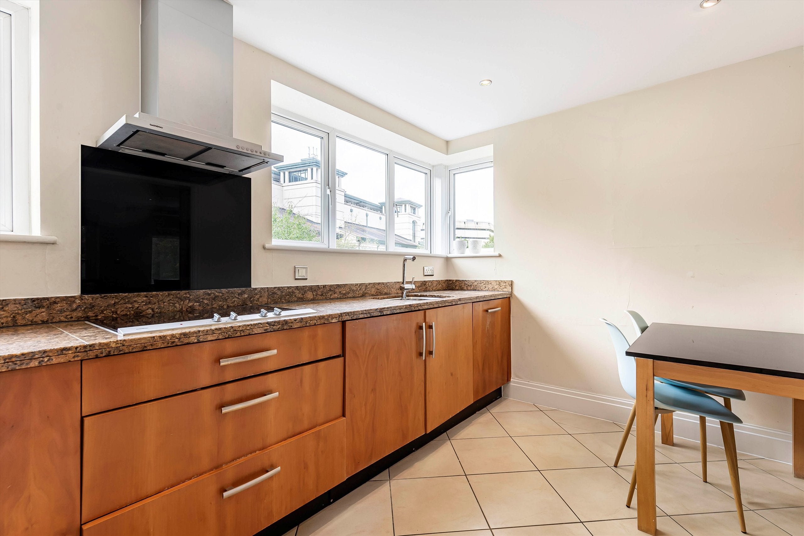 Flat Strand Drive in Greater London