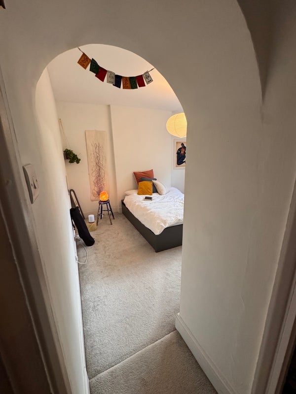 Flat Underhill Road in Greater London
