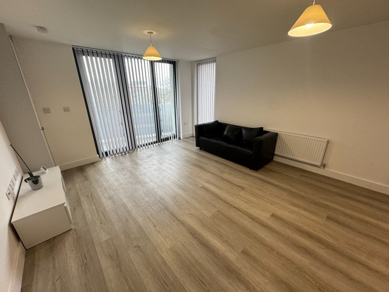 Flat Farnborough Road in Rushmoor