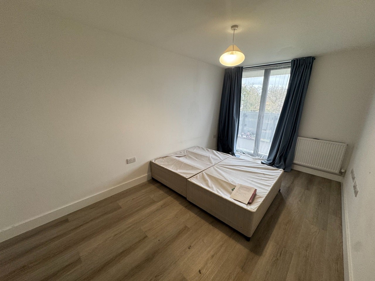 Flat Farnborough Road in Rushmoor