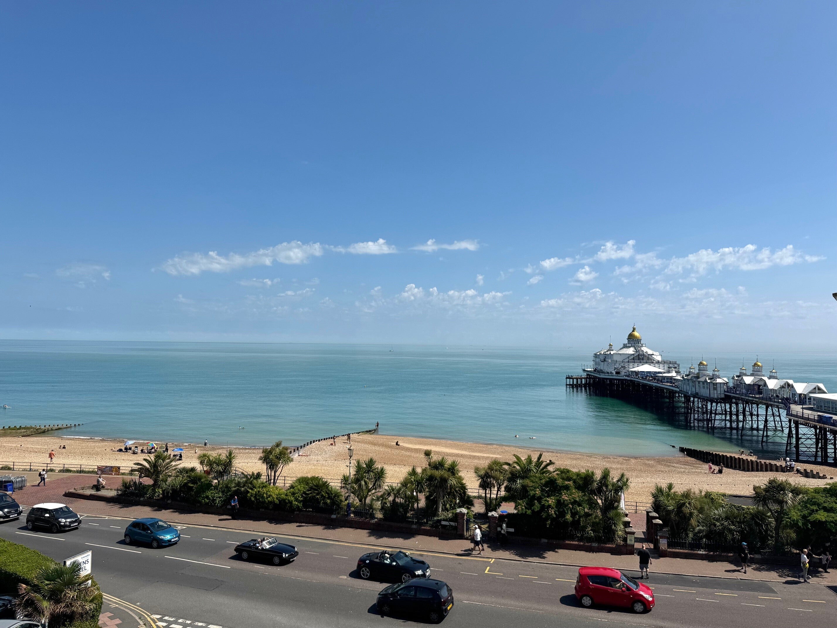 Flat Queens Gardens in Eastbourne