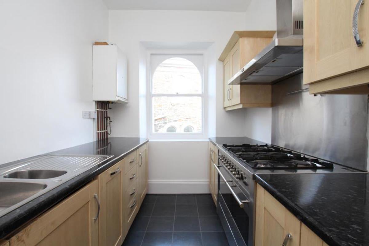 Flat Oakfield Grove in Bristol