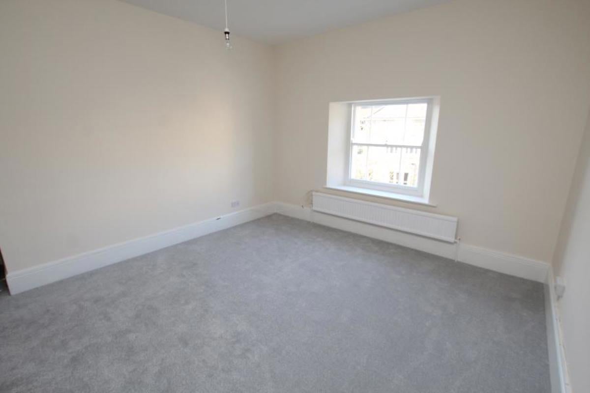 Flat Oakfield Grove in Bristol