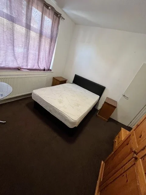 Room Ash Street in East Staffordshire