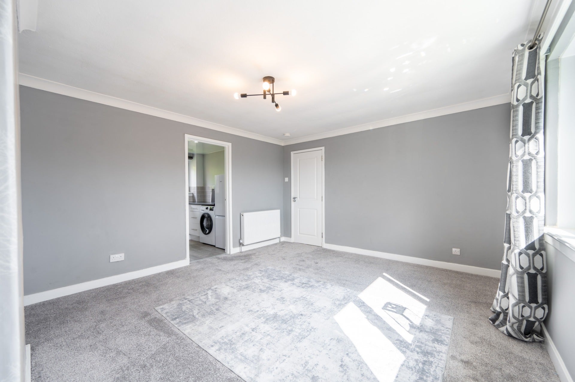 Flat Amochrie Road in Elderslie
