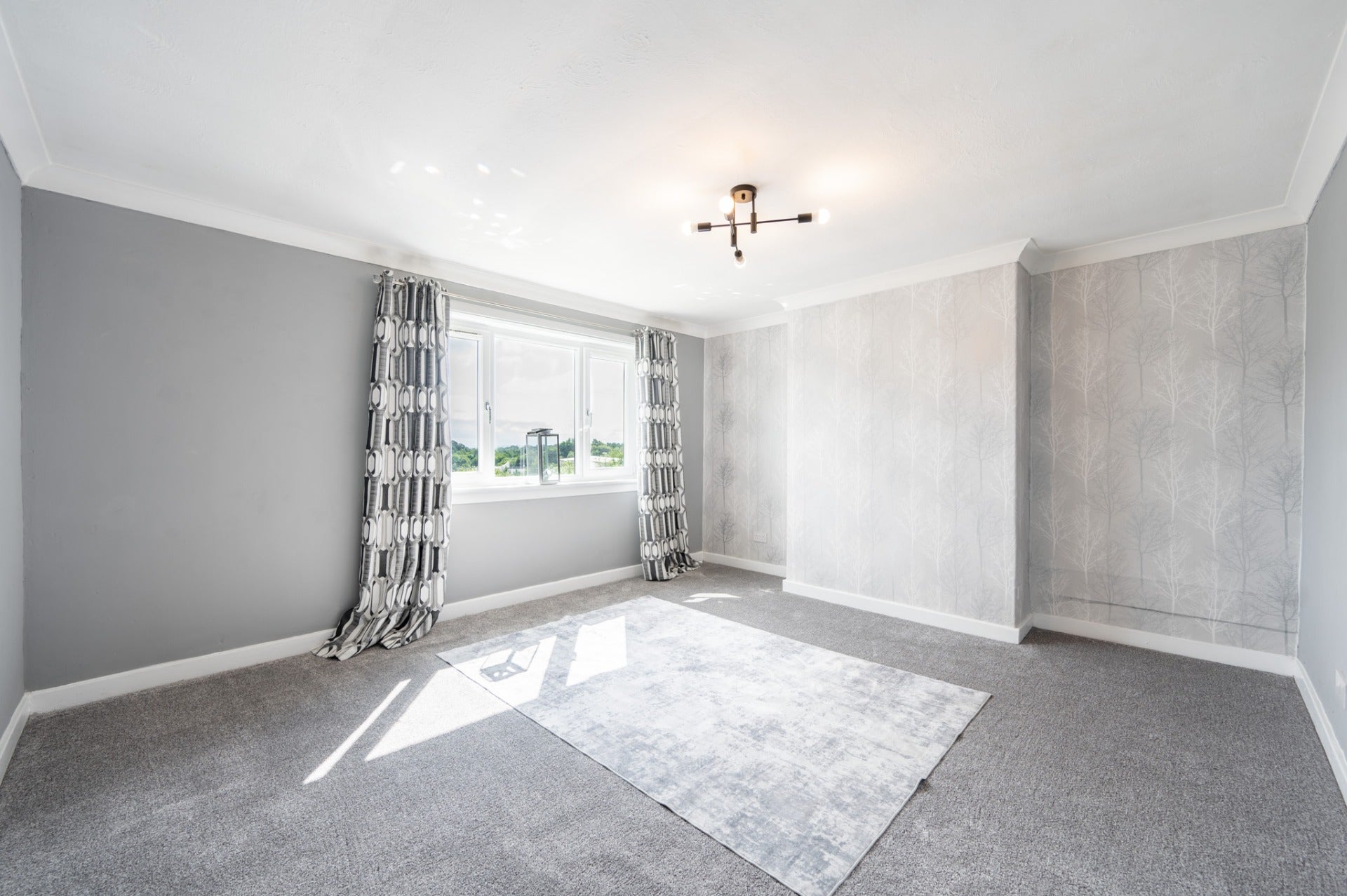 Flat Amochrie Road in Elderslie
