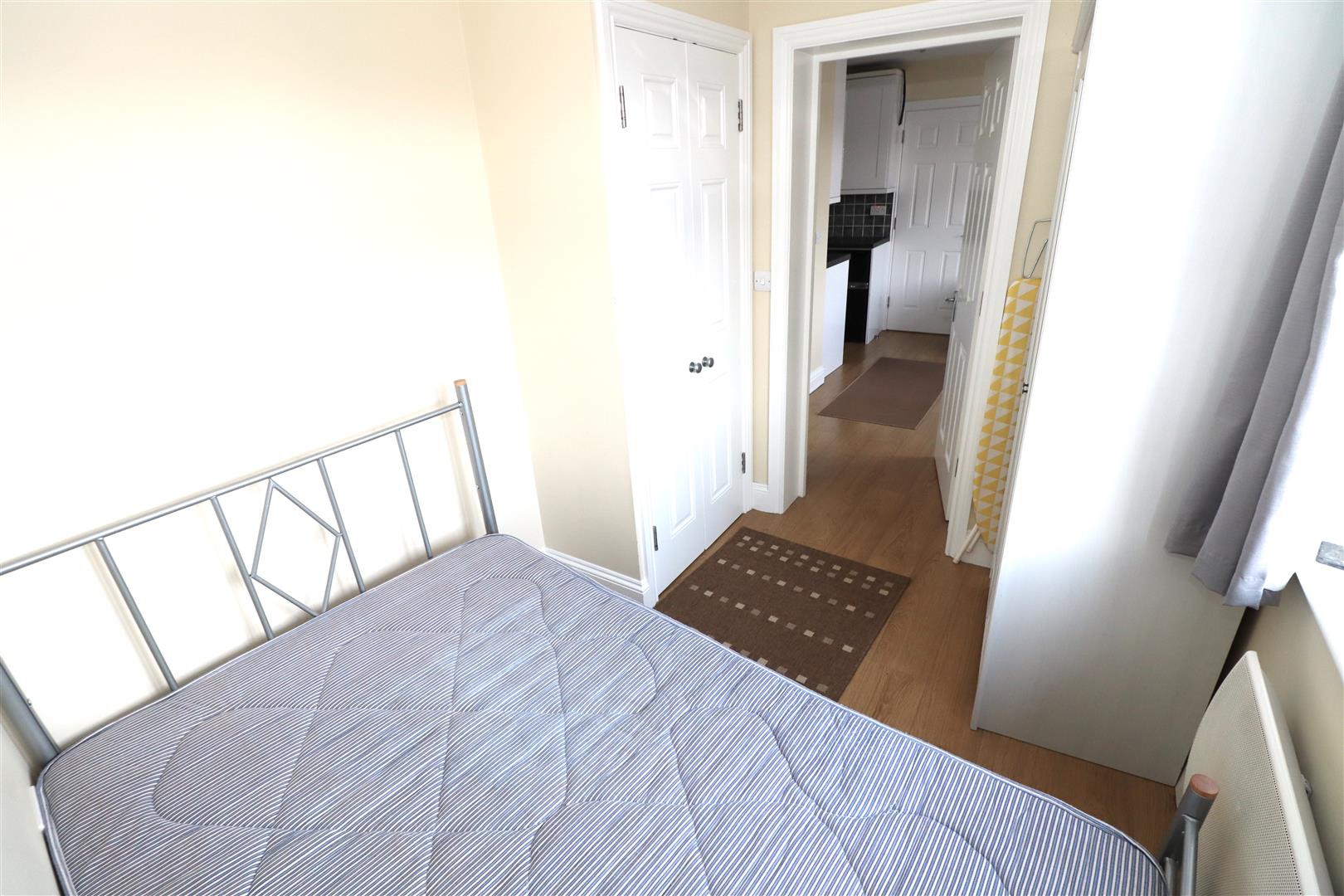 Flat Eastcote Lane in Greater London
