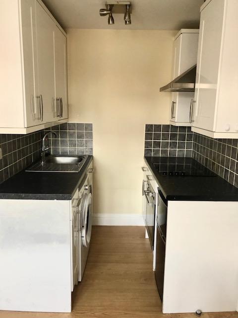 Flat Eastcote Lane in Greater London