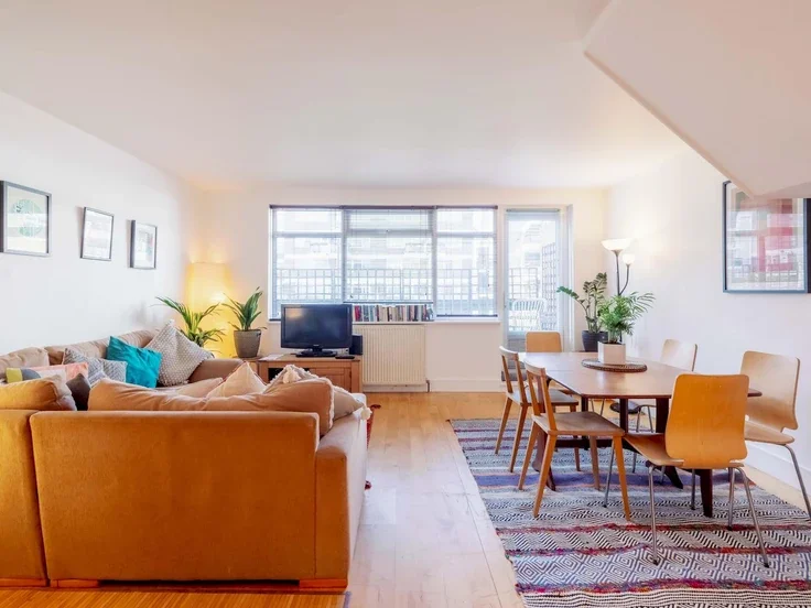 Flat Haberdasher Street in Greater London