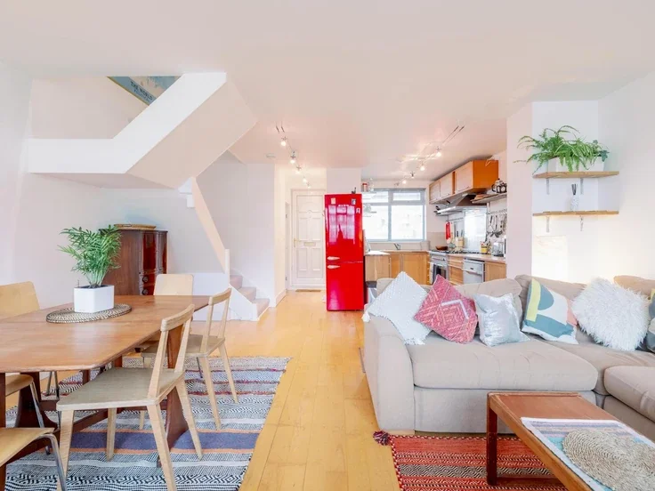 Flat Haberdasher Street in Greater London