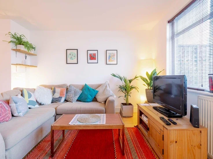 Flat Haberdasher Street in Greater London